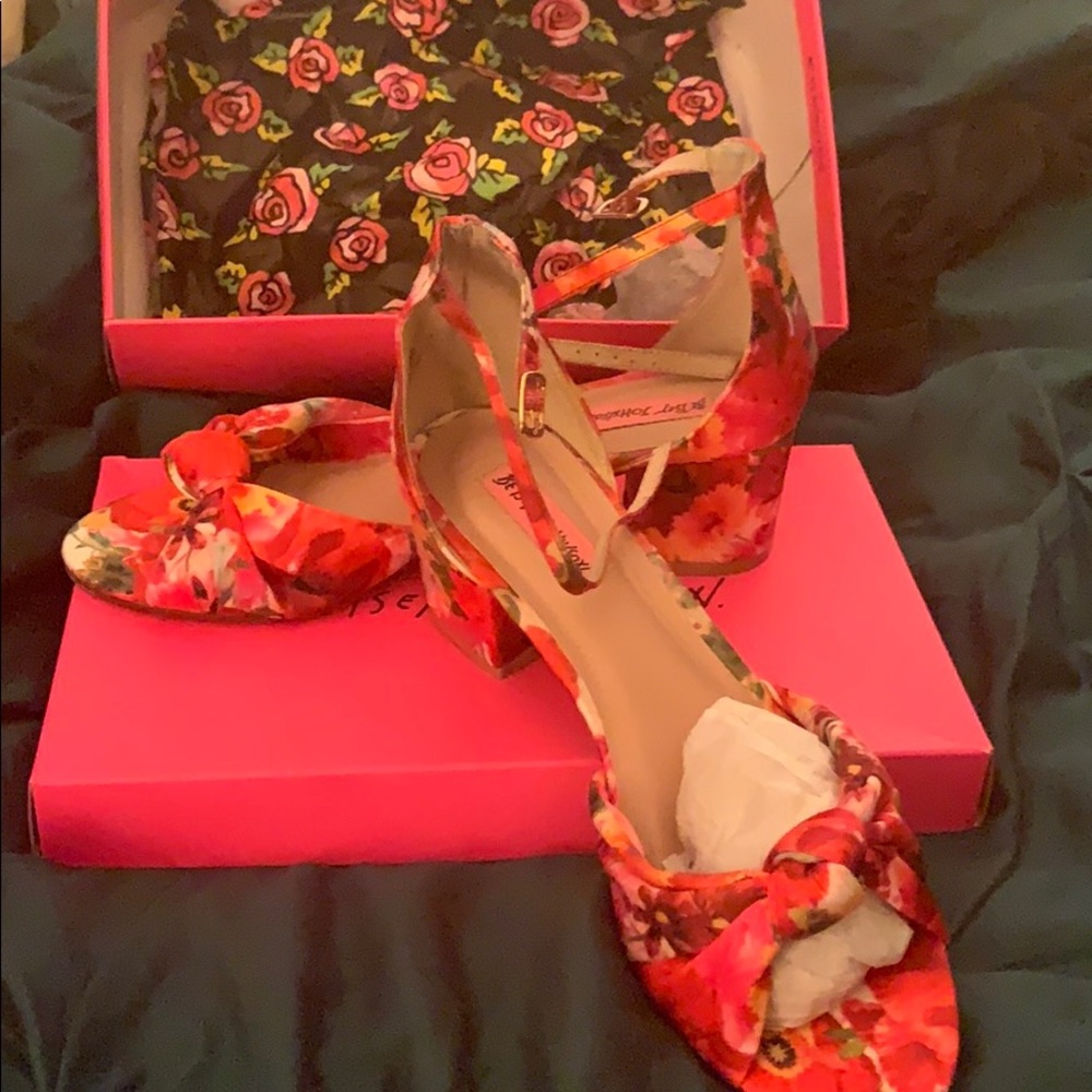 Betsey Johnson - Pink multi floral sandals